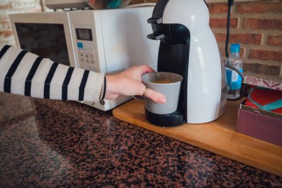 Woman Finds Strange Stains on Coffee Machine, Sets Camera To Catch Culprit